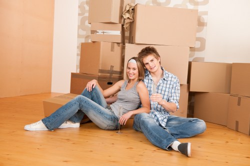 Moving truck service information for South Kensington residential and commercial moves