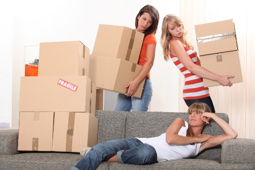 South Kensington moving truck service covering residential and business moving needs